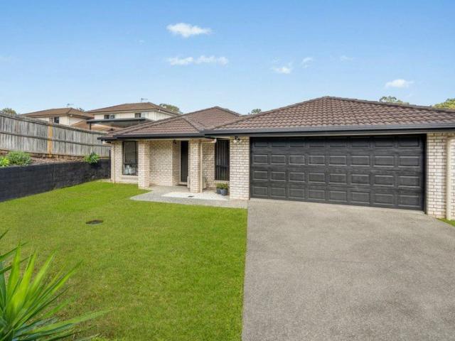 4 Bed, 2 Bath, 2 Living, Single Level Family Home. Immaculate Condition