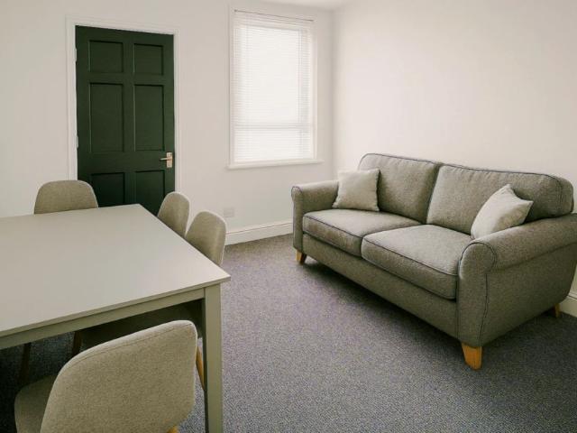 4 Bed 2 Bath