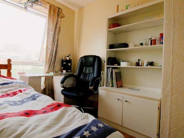 4 Bed / 2 Bath