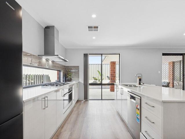 4 bed 2 bath + activity + home theatre room and games room