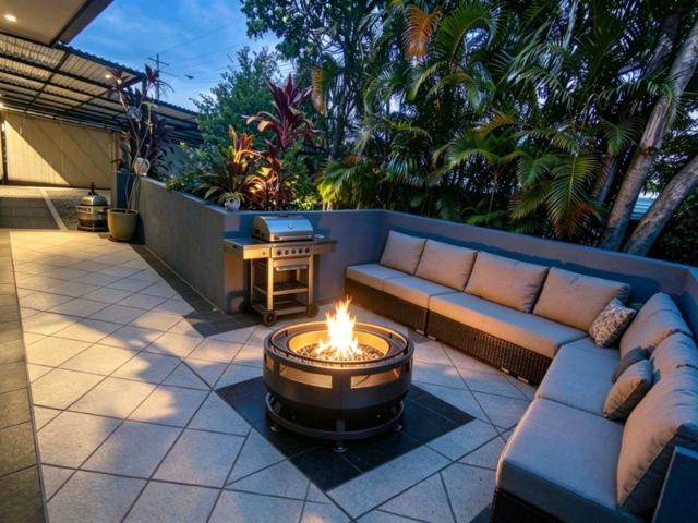 4 Bed + 2 Bath Duplex Walk to Griffith Uni | All Bills Included