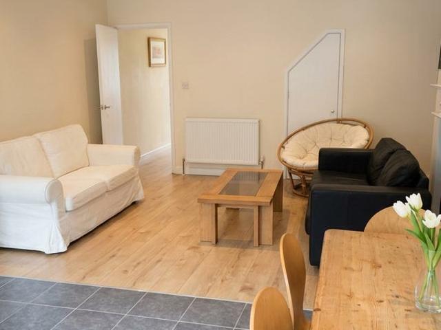 4 Bed 2 Bath House on Rectory Lane, Tooting, SW17