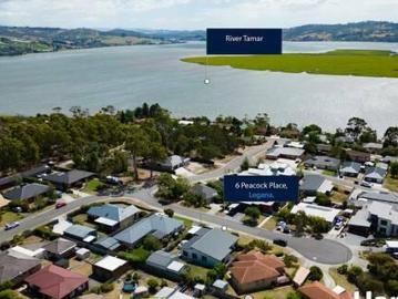 House for sale in Tasmania - Parking