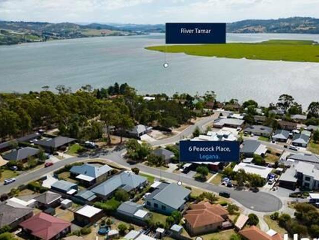 4 Bed 2 Bath Home Glorious Gardens Plenty Of Garaging