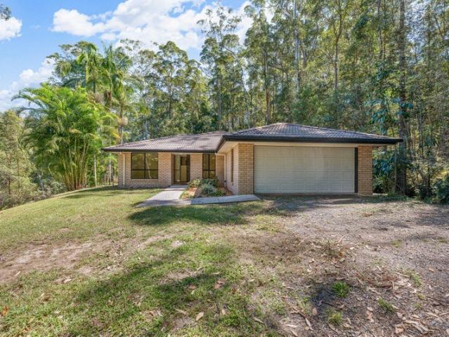 4 Bed, 2 Bath Low Set Home in Lake MacDonald