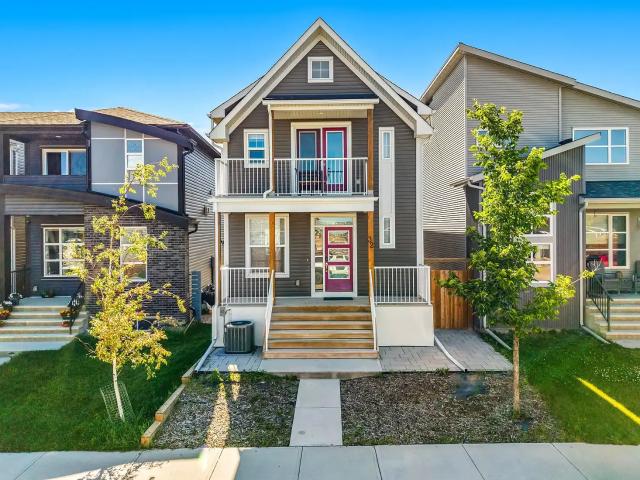 4 Bed, 2.5 Bath + Den Home in Livingston! Fully furnished! — 4 Bedrooms+ Den House