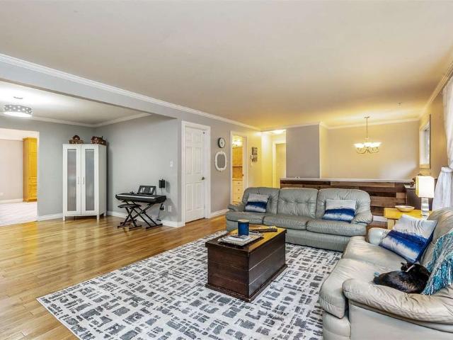 4 bed 2.5 bath house for rent in South Surrey near White Rock Beach — Main House
