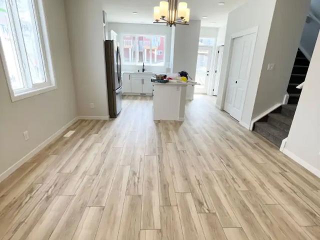 4 Bed 3 Bath Detached House, 39 Marmot Way NW