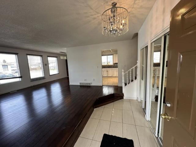 4 Bed 3 Bath House with Garage and Fireplace for Rent in Temple NE Calgary