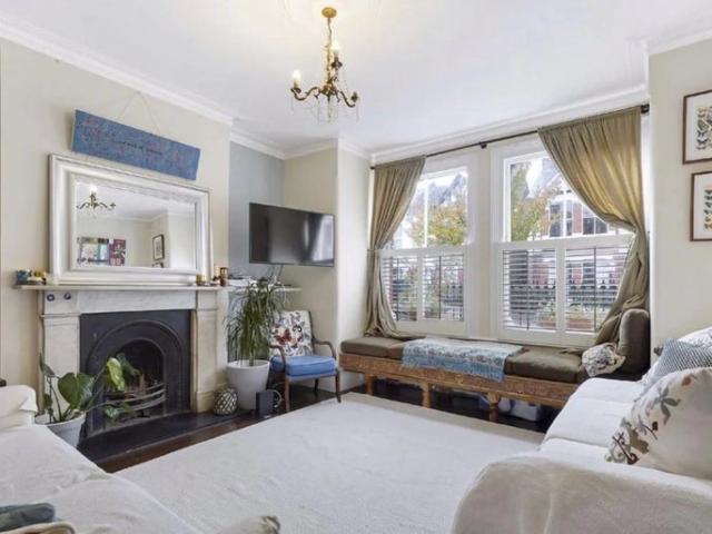 4 Bed Terrace House