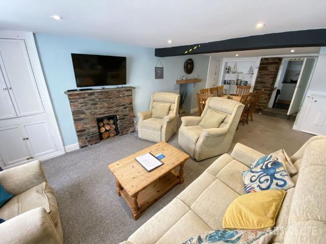 4 bed terraced cottage to rent in Market Street, Brixham, TQ5
