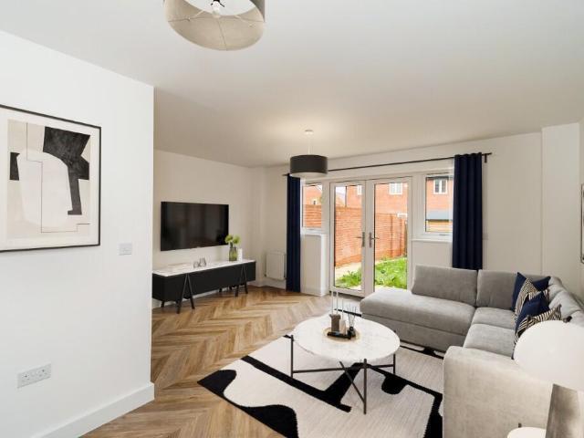 4 bed terraced house to rent Cottenham Park Rd, London SW20