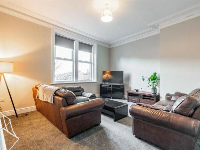 4 bed terraced house to rent in Chillingham Road, Heaton, NE6