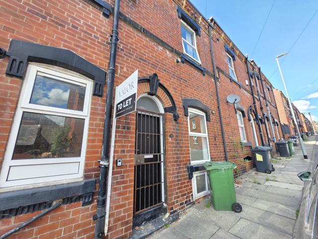 4 bed terraced house to rent in Christopher Road, Woodhouse, LS6
