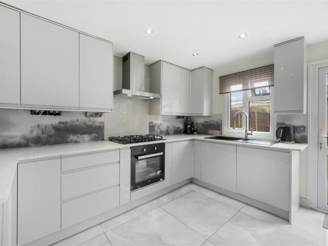 4 bed terraced house to rent in Horsenden Crescent, Greenford | Daniels Estate Agents