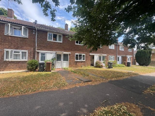 4 bed terraced house to rent in stevenage, sg1