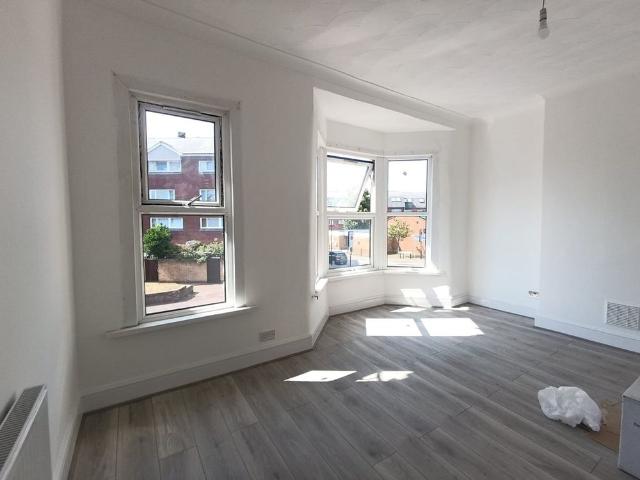 4 Bed Terraced House, Vicarage Lane, E15