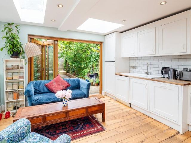 4 Bed Terraced House, Waveney Avenue, SE15