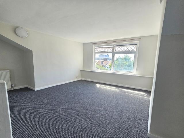 4 Bed Terraced House, Whitehorse Road, CR7