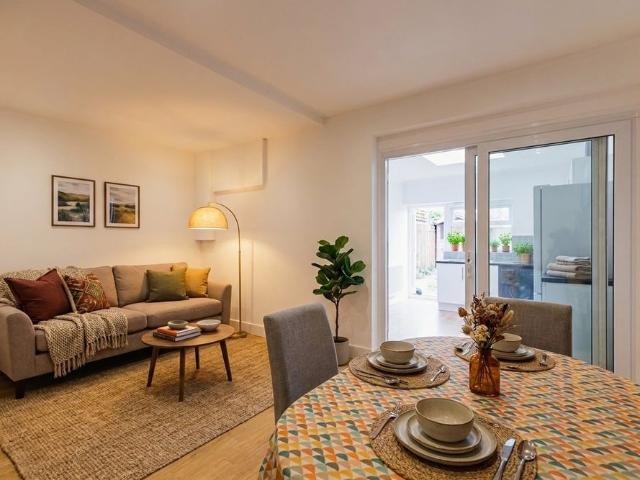 4 Bed Terraced House, Brunswick Park Road, N11