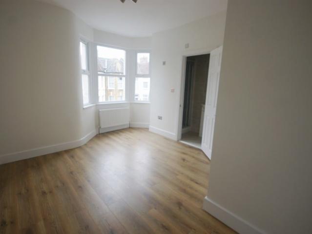 4 Bed Terraced House, Carlingford Road, N15