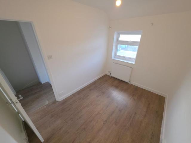 4 Bed Terraced House, Dawson Avenue, IG11