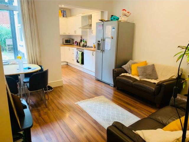 4 Bed Terraced House, Ecclesall Road, S11
