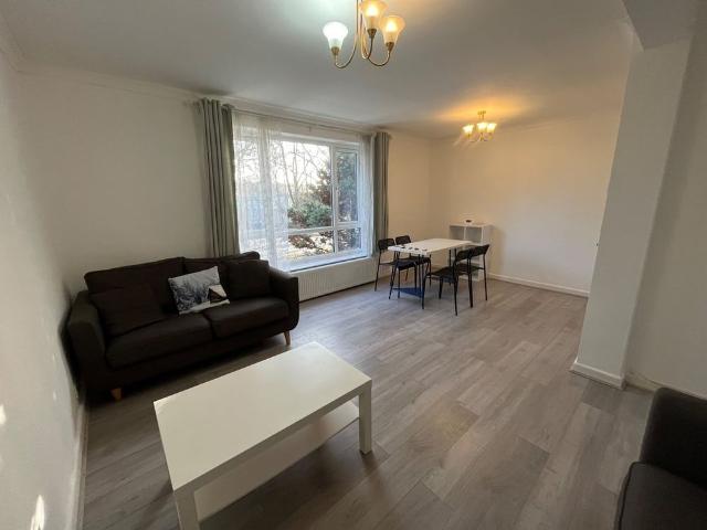 4 Bed Terraced House, East Drive, B5