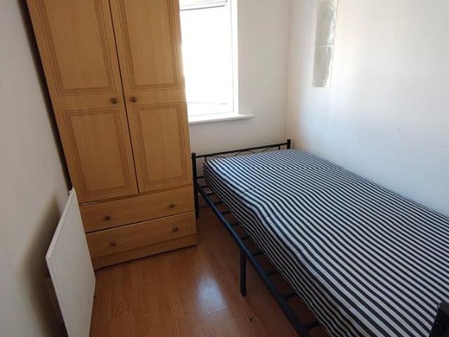4 Bed Terraced House, Elmwood Road, CR0