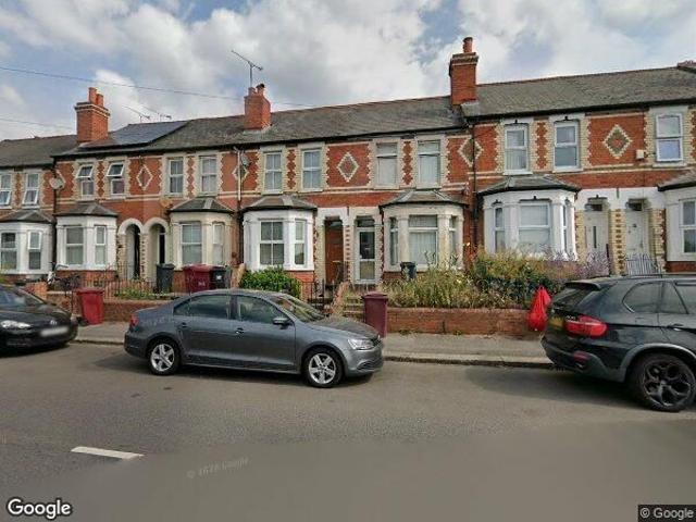4 Bed Terraced House, Elgar Road South, RG2