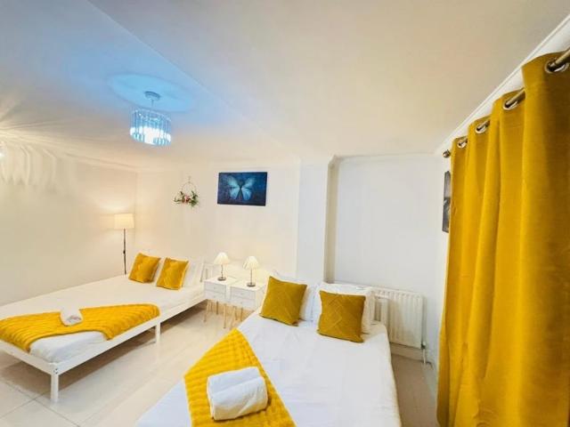 4 Bed Terraced House in Bow Common Lane, E3 4HJ