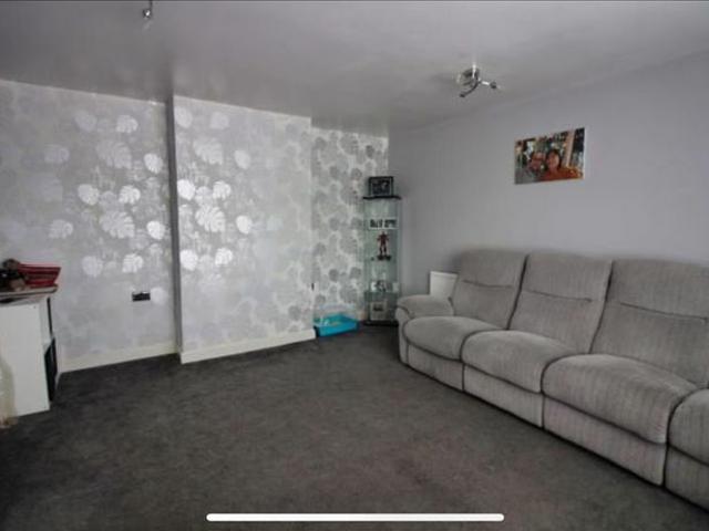 4 Bed Terraced House, Manor Park Rise, S2