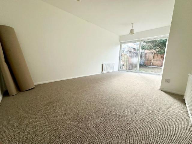 4 Bed Terraced House, Midhurst Avenue, CR0