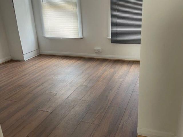 4 Bed Terraced House, Milton Road, LU1