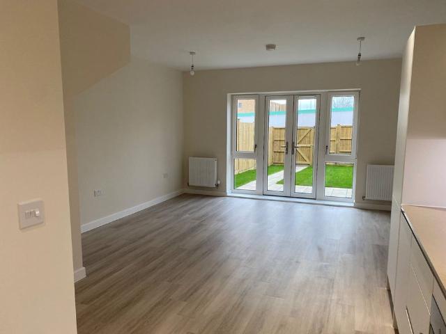 4 Bed Terraced House, Pear Mews, SW17