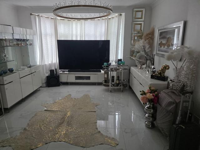 4 Bed Terraced House, South Park Drive, IG3