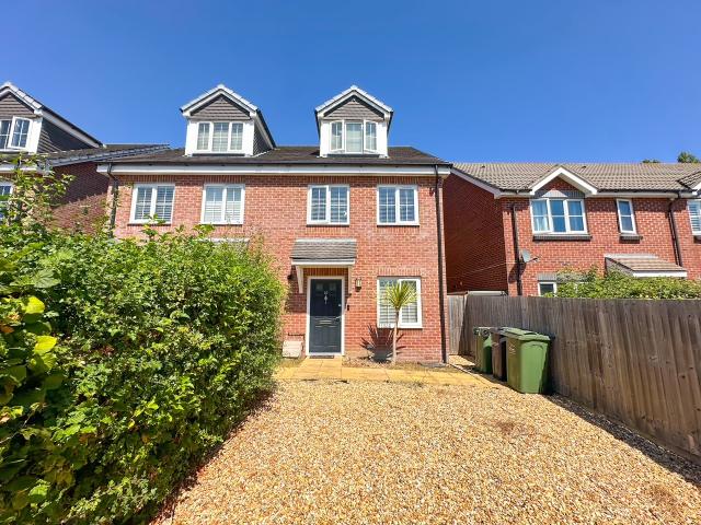 4 bed terraced in portsmouth