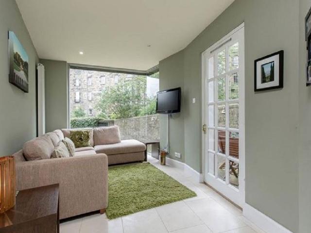 4 bed townhouse for rent in Dean