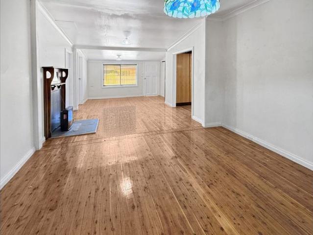 4 bed with ensuite family home in Narrandera