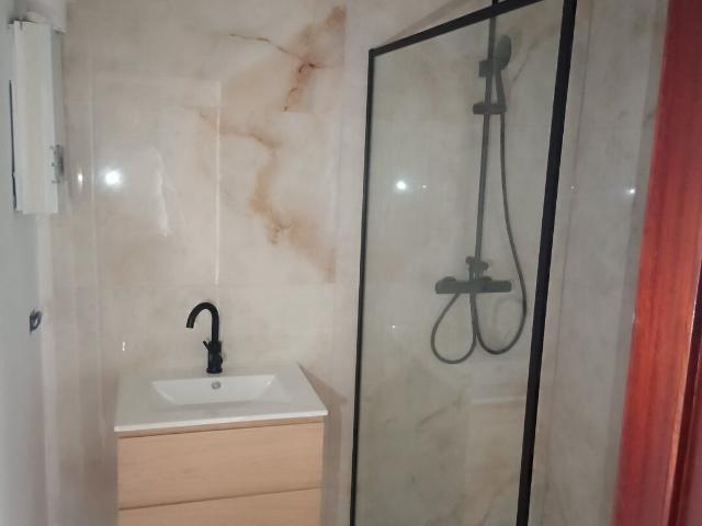 4 Bed Apartmen with Modern Kitchen and 2 bathrooms in Ostend