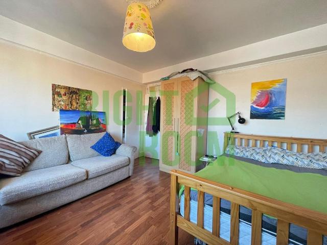 3 Bed Apartment, Dombey Street WC1N, 3 bed flat to rent, £3,975 pcm | PrimeLocation