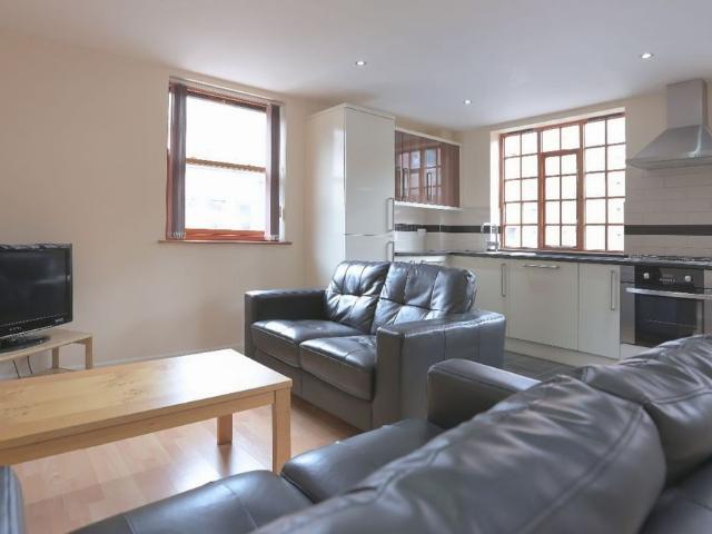 4 bed Apartment Lion Works City Campus