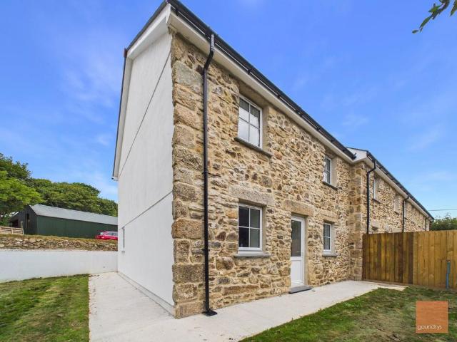4 bed, Bissoe, Truro 4 bed terraced house to rent £1,600 pcm £369 pw