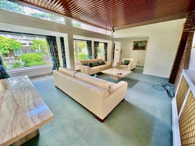 4 bed bungalow to rent in Elstree Road, Bushey, WD23