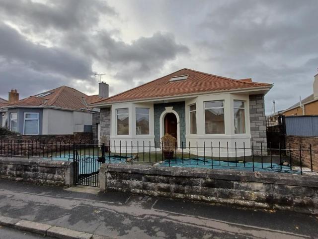 4 bed detached bungalow for rent in Mountcastle