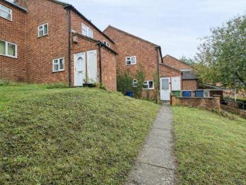 4 Bed Detached, Cotswold Way, High. 4 bed terraced house to rent £2,250 pcm £519 pw