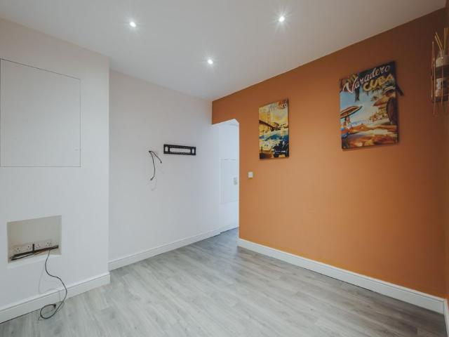 4 bed detached house to rent in Coate, Swindon, Wiltshire, SN3