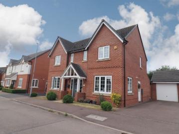 4 BED Detached house To rent
