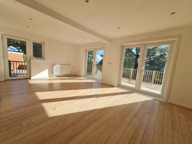 4 Bed Detached House, Buerton Close, CH43