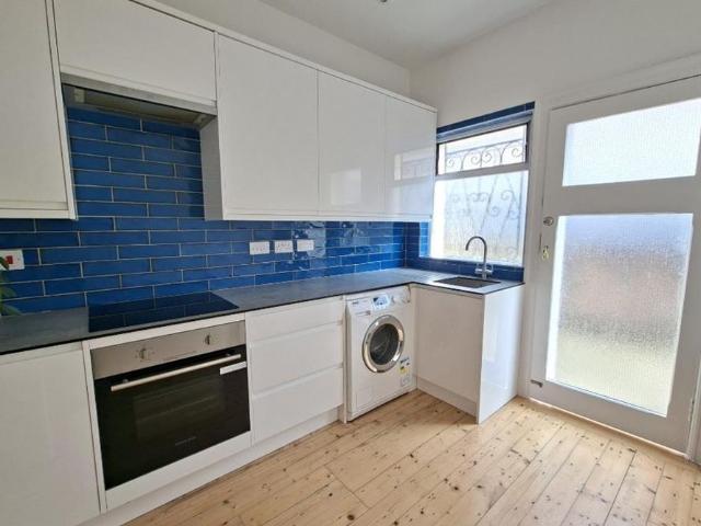 4 bed detached house for rent in Mountcastle